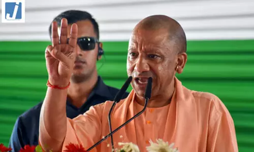 झूठ की गूंज में कांग्रेस के युवराज का आचरण नारी शक्ति का अपमान: सीएम योगी