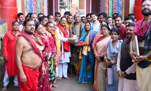 मुख्यमंत्री विष्णुदेव साय ने लिंगराज मंदिर में सपत्नीक की पूजा-अर्चना मुख्यमंत्री विष्णुदेव साय ने लिंगराज मंदिर में सपत्नीक की पूजा-अर्चना