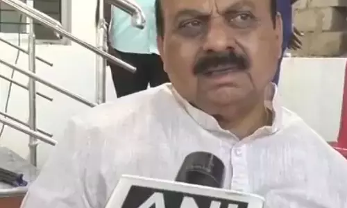 कर्नाटक में सूखे और बाढ़ को लेकर बोम्मई का कांग्रेस सरकार पर हमला कर्नाटक में सूखे और बाढ़ को लेकर बोम्मई का कांग्रेस सरकार पर हमला