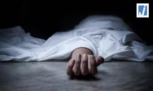 पति ने पत्नी की पीट-पीटकर हत्या की, फिर कर ली आत्महत्या पति ने पत्नी की पीट-पीटकर हत्या की, फिर कर ली आत्महत्या
