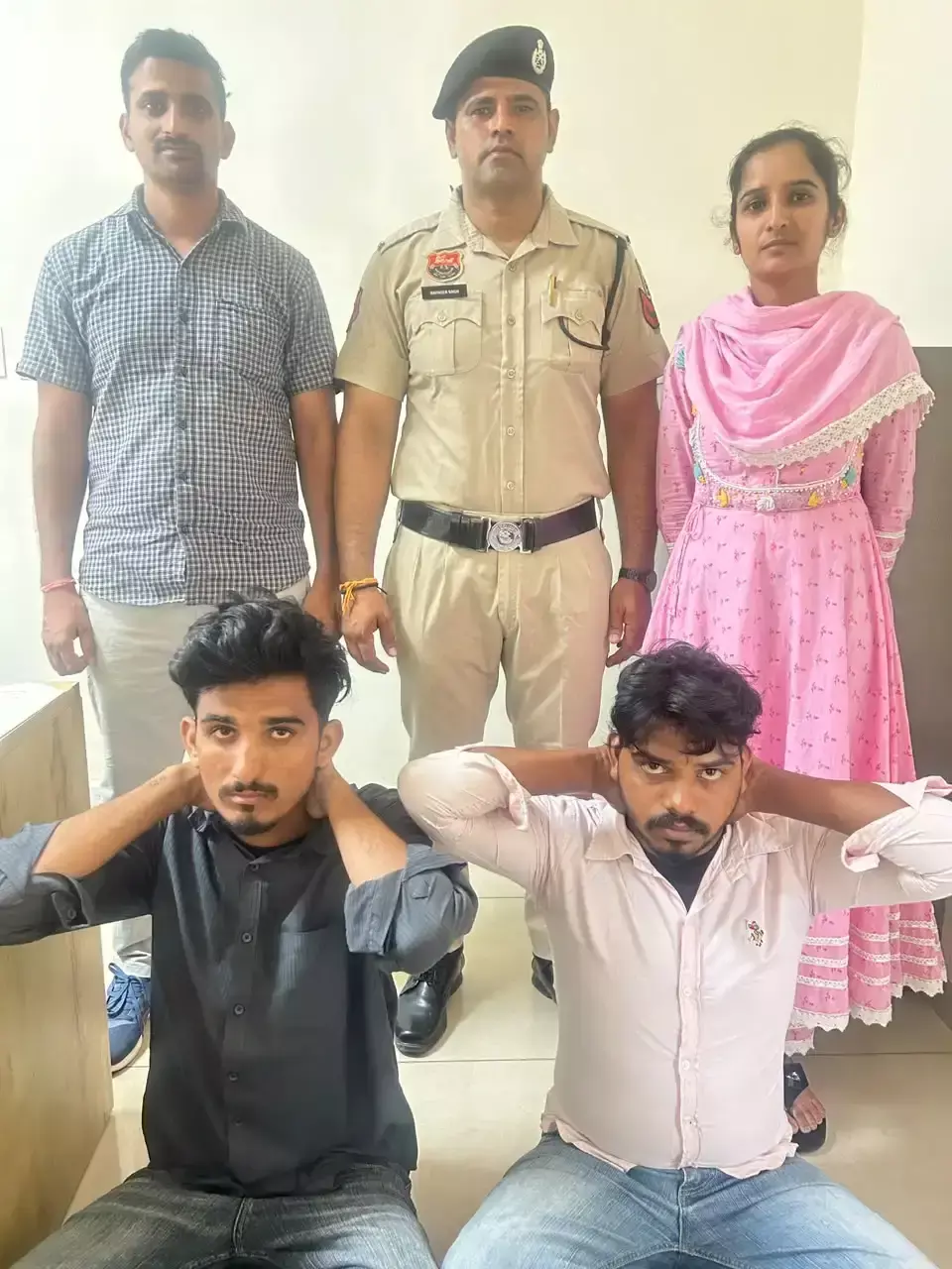 Sirsa: दोस्ती की आड़ में ठगी करने वाले दो गिरफ्तार