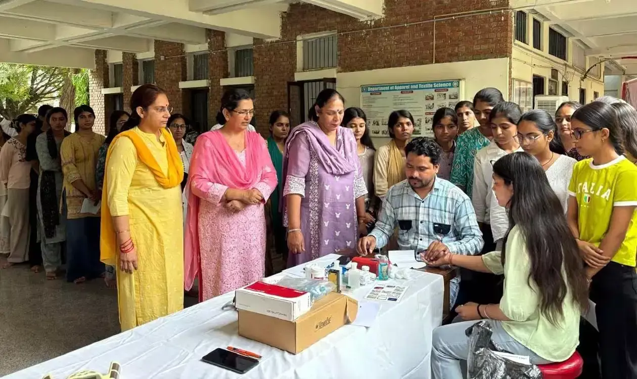 Hisar: सामुदायिक विज्ञान महाविद्यालय में स्वास्थ्य जांच शिविर