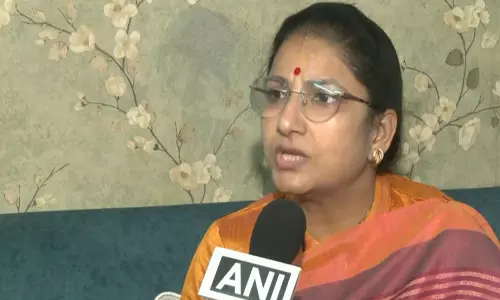 पीड़ित परिवार को राहत महिला आयोग ने दिया कानूनी सहयोग का आश्वासन