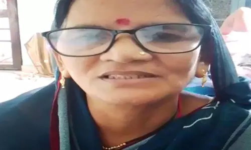 महतारी वंदन योजना से सरला वर्मा के सिलाई कार्य को मिला संबल महतारी वंदन योजना से सरला वर्मा के सिलाई कार्य को मिला संबल