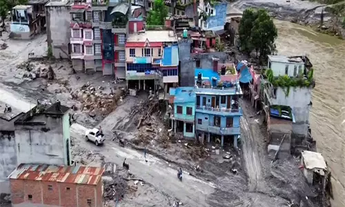 नेपाल बाढ़ में मौतों का आंकड़ा 1451 पहुंचा हजारों लोग लापता नेपाल बाढ़ में मौतों का आंकड़ा 1451 पहुंचा हजारों लोग लापता