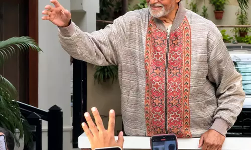 रिलीज से पहले बदली तारीख, फिर फ़ॉलोअर्स के बिच नजर आये अभिनेत्री रिलीज से पहले बदली तारीख, फिर फ़ॉलोअर्स के बिच नजर आये अभिनेत्री