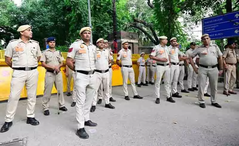 HC के आदेश के बावजूद गूंजे विजय नारे HC के आदेश के बावजूद गूंजे विजय नारे