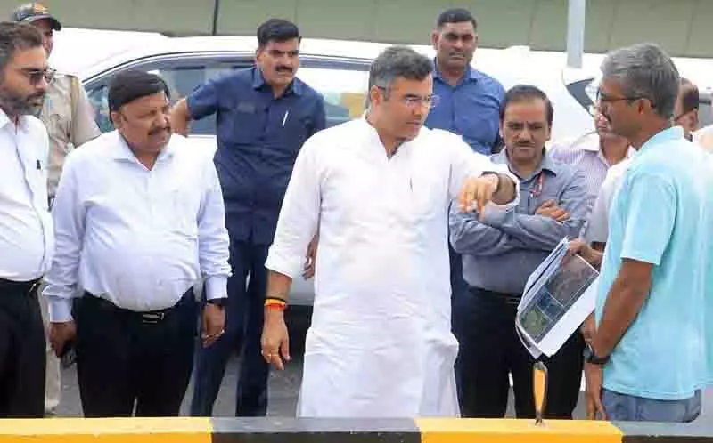 लॉन्च से पहले बारापुला कॉरिडोर का निरीक्षण किया लॉन्च से पहले बारापुला कॉरिडोर का निरीक्षण किया