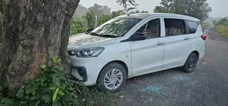 पुलिस और तस्करों के बीच मुठभेड़, आरोपी के पैर में लगी गोली, एक को मौके से दबोचा पुलिस और तस्करों के बीच मुठभेड़, आरोपी के पैर में लगी गोली, एक को मौके से दबोचा