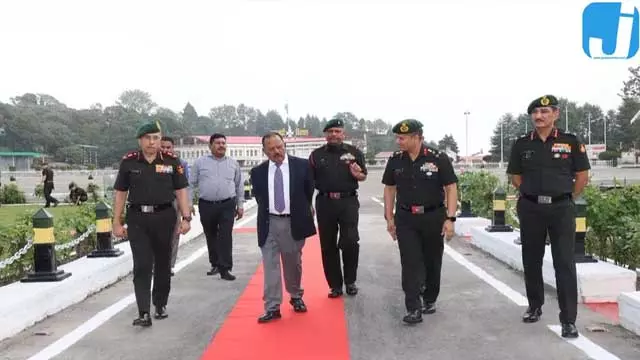 अग्निवीरों से सीधा संवाद करने पहुंचे देश के शीर्ष सुरक्षा अधिकारी अग्निवीरों से सीधा संवाद करने पहुंचे देश के शीर्ष सुरक्षा अधिकारी