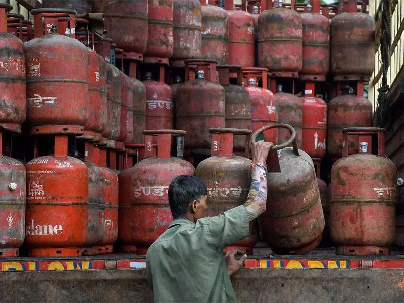बिना बायोमेट्रिक सत्यापन नहीं मिलेगा LPG रिफिल बिना बायोमेट्रिक सत्यापन नहीं मिलेगा LPG रिफिल