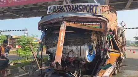 ओडिशा में दर्दनाक हादसा: ट्रक ट्रेलर से टकराया, ड्राइवर और हेल्पर की मौत ओडिशा में दर्दनाक हादसा: ट्रक ट्रेलर से टकराया, ड्राइवर और हेल्पर की मौत