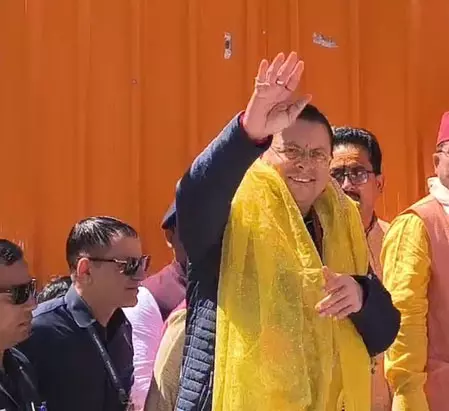 उत्तराखंड के सीएम धामी बद्रीनाथ धाम पहुंचे, मंदिर समिति ने किया जोरदार स्वागत उत्तराखंड के सीएम धामी बद्रीनाथ धाम पहुंचे, मंदिर समिति ने किया जोरदार स्वागत