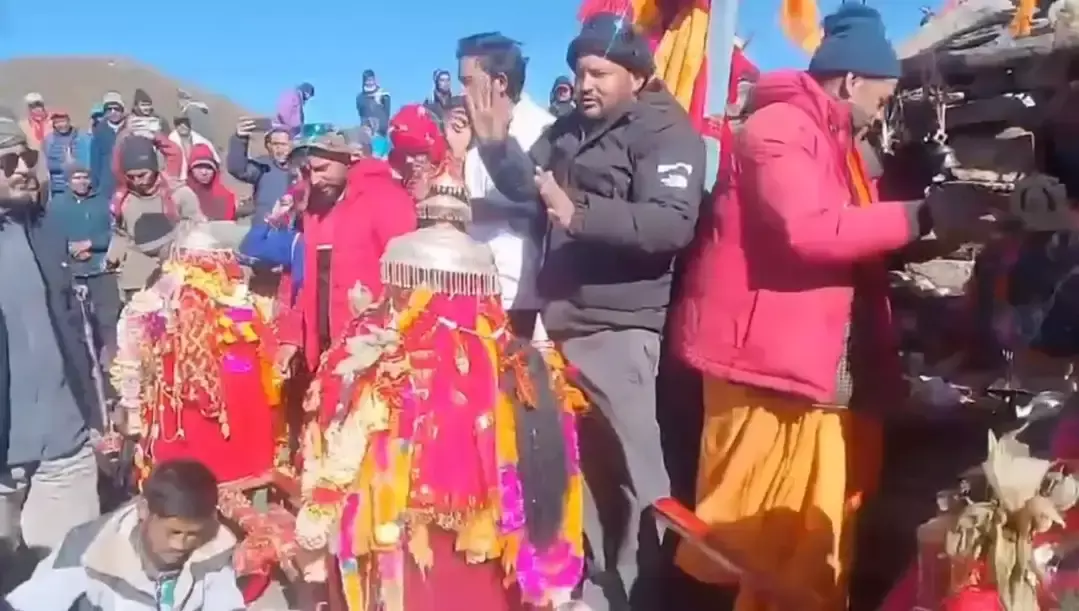 Gopeshwar: मां नंदा की बड़ी जात का शीला समुद्र में पड़ाव Gopeshwar: मां नंदा की बड़ी जात का शीला समुद्र में पड़ाव