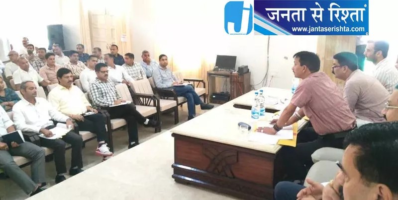 जन शिकायतों के समाधान पर विधायक का जोर जन शिकायतों के समाधान पर विधायक का जोर