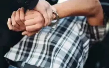 तीन पिस्टल 12 कारतूस के साथ दो हिरासत मे तीन पिस्टल 12 कारतूस के साथ दो हिरासत मे