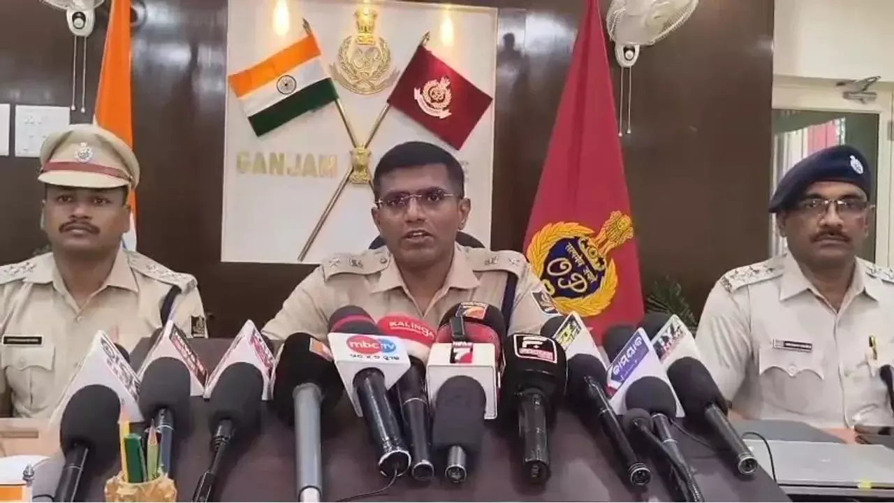 ऑनलाइन सट्टेबाजी ऐप से जुड़े कथित नेटवर्क का पर्दाफाश ऑनलाइन सट्टेबाजी ऐप से जुड़े कथित नेटवर्क का पर्दाफाश