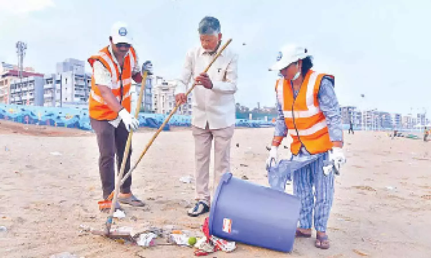 Andhra: सीएम नायडू स्वच्छ तटरेखा बनाए रखने पर विशेष जोर देते हैं Andhra: सीएम नायडू स्वच्छ तटरेखा बनाए रखने पर विशेष जोर देते हैं