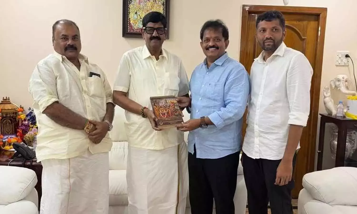 Andhra: मंत्री अनम ने मुक्कोटी मंदिर विकास के लिए पूर्ण समर्थन का आश्वासन दिया Andhra: मंत्री अनम ने मुक्कोटी मंदिर विकास के लिए पूर्ण समर्थन का आश्वासन दिया