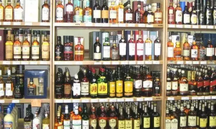 Andhra: ए4 शराब की दुकान के नवीनीकरण में तेजी, 754 करोड़ रुपये एकत्र