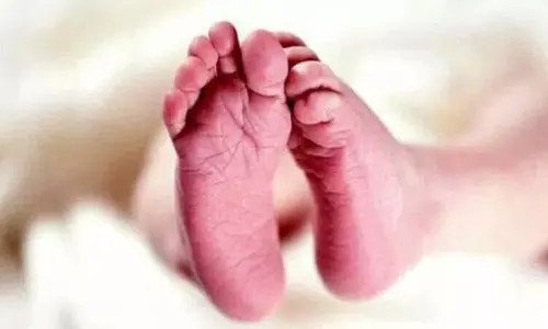 कार में फंसी चार साल की बच्ची की दम घुटने से मौत कार में फंसी चार साल की बच्ची की दम घुटने से मौत