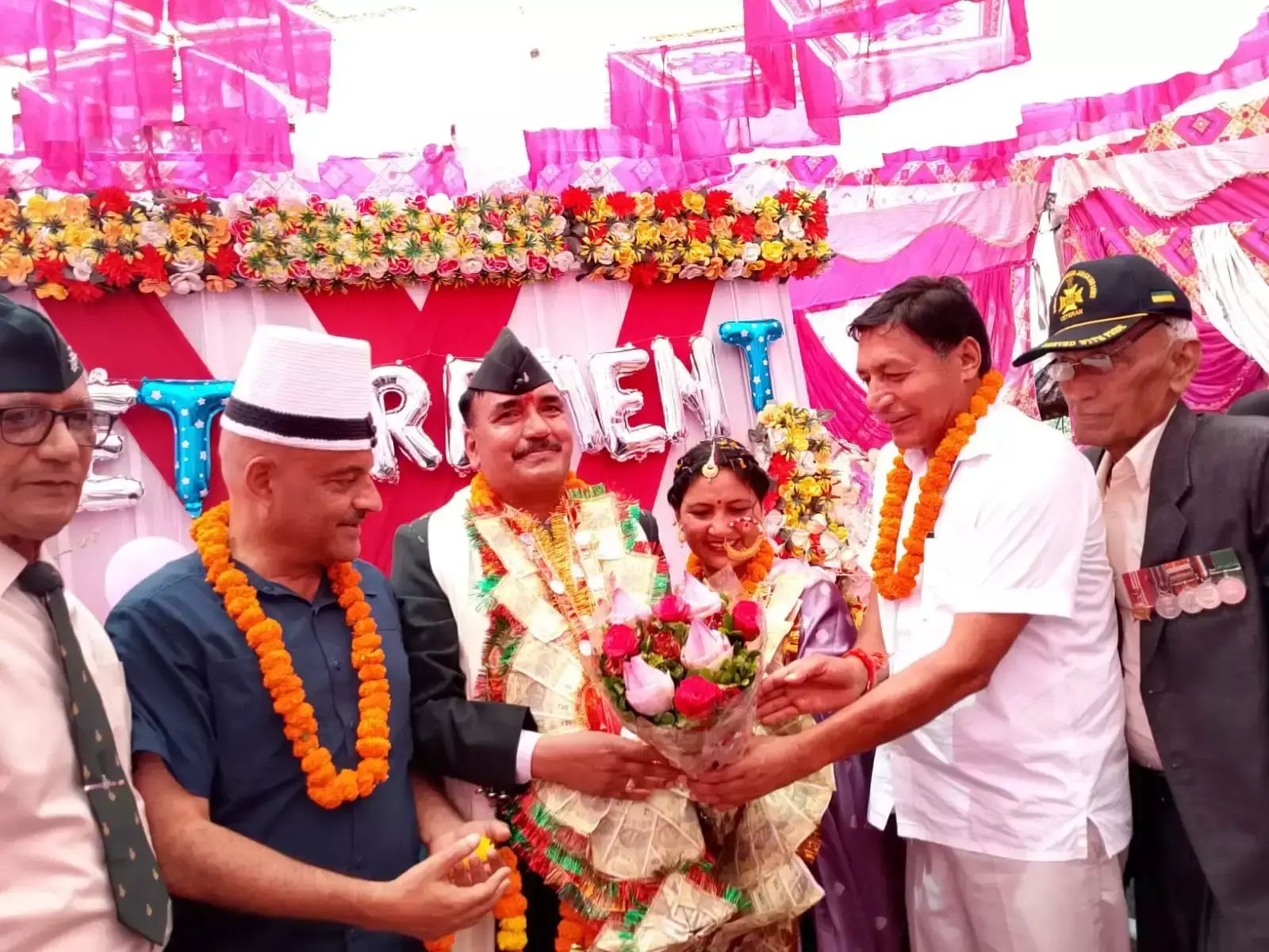 New Tehri: गांव पहुंचने पर सब-लेफ्टिनेंट भंडारी का स्वागत समारोह New Tehri: गांव पहुंचने पर सब-लेफ्टिनेंट भंडारी का स्वागत समारोह