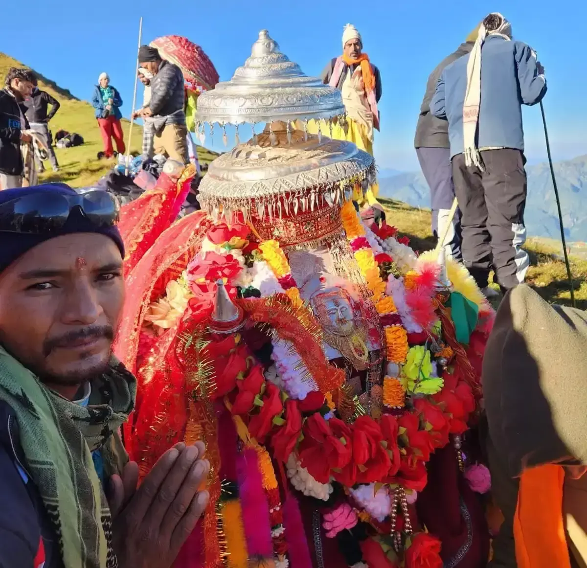 Gopeshwar: ‘जा मेरी गौरा जा तू शिव का कैलाश’ से गूंजा माहौल