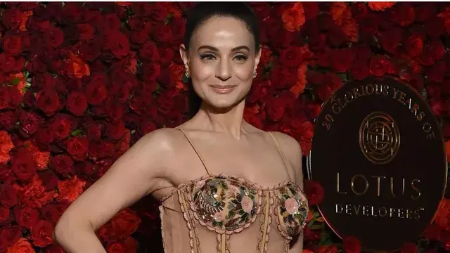 अमीषा पटेल ने खोली इंडस्ट्री की पोल, स्टारडम और खर्च को लेकर कही बड़ी बात अमीषा पटेल ने खोली इंडस्ट्री की पोल, स्टारडम और खर्च को लेकर कही बड़ी बात