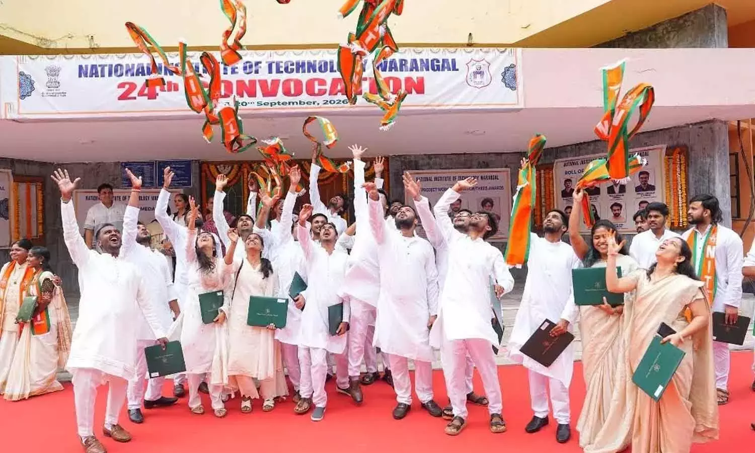 NIT वारंगल ने 24वें दीक्षांत समारोह में शैक्षणिक उत्कृष्टता को सम्मानित किया।