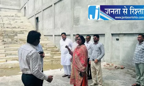 ऑडिटोरियम और ओपन थिएटर निर्माण की समीक्षा करने पहुंचे मेयर