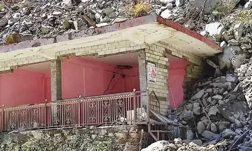 पारबती सुरंग रिसाव से सैंज गांव में भरा पानी