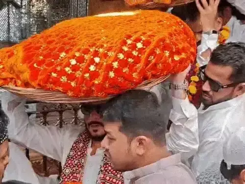 Ajmer: दरगाह में वारिस पठान ने मांगी देश में शांति की दुआ