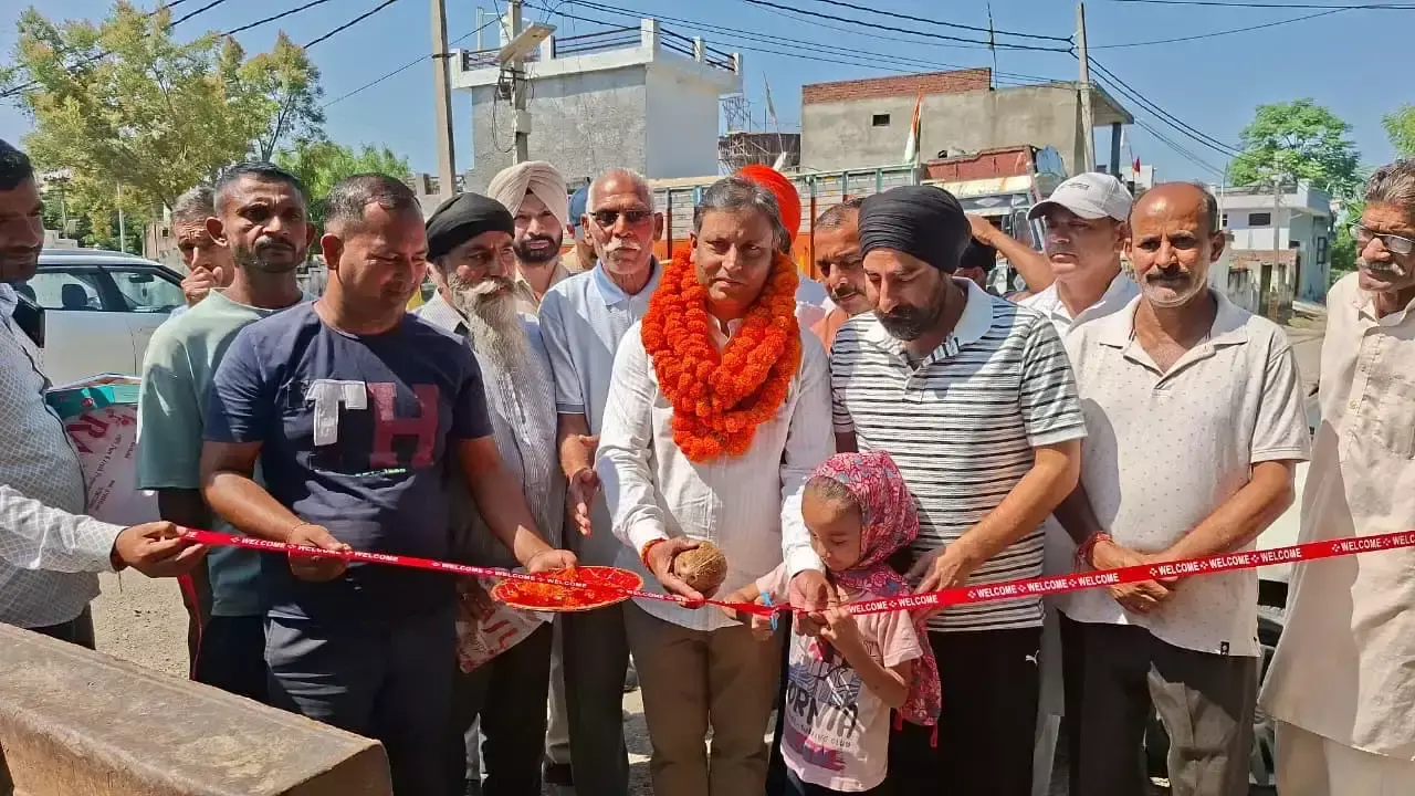 Kathua: विधायक भारत भूषण ने विकास कार्य का कराया शुभारंभ