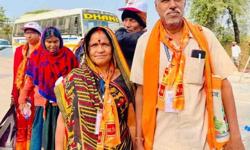 कबीरधाम के दंपती ने विशेष ट्रेन से पहुंचकर किए रामलला और बाबा विश्वनाथ के दर्शन