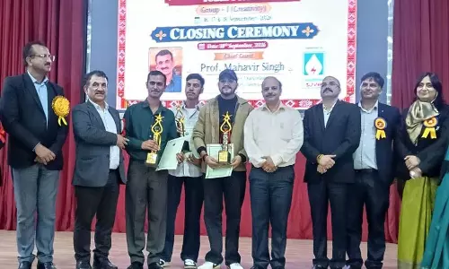 एचपीयू युवा महोत्सव में चंबा कॉलेज की टीम ने क्विज जीती एचपीयू युवा महोत्सव में चंबा कॉलेज की टीम ने क्विज जीती