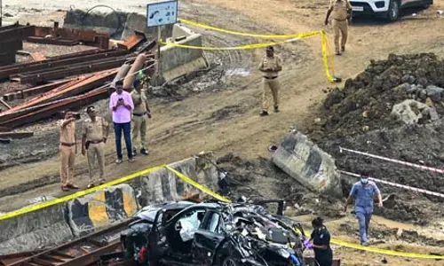 मुंबई कार दुर्घटना: ड्राइवर तेजी और लापरवाही से चला रहा था गाड़ी, आगे की जांच जारी