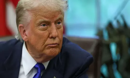 ट्रंप ने CNN समेत तीन मीडिया संस्थानों पर रोक का किया बचाव ट्रंप ने CNN समेत तीन मीडिया संस्थानों पर रोक का किया बचाव