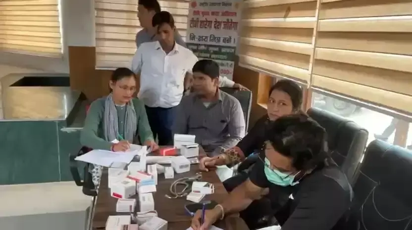 Pauri Garhwal: ग्रामीणों की समस्याओं के समाधान के साथ दी योजनाओं की जानकारी