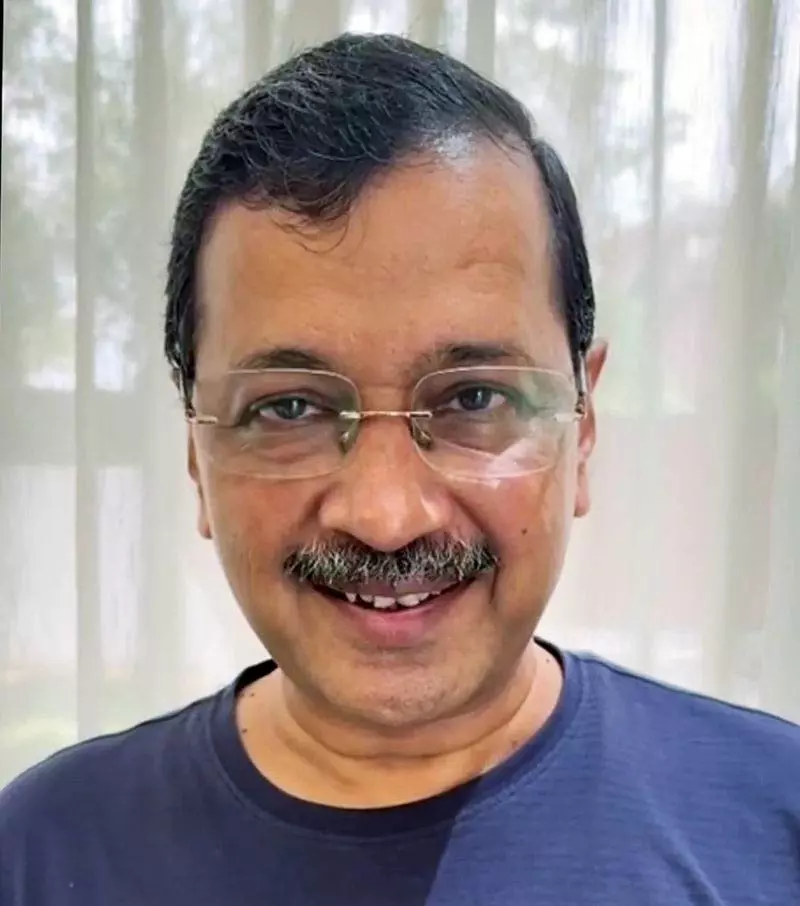 SIR नोटिस को लेकर केजरीवाल पर बढ़ा राजनीतिक विवाद SIR नोटिस को लेकर केजरीवाल पर बढ़ा राजनीतिक विवाद