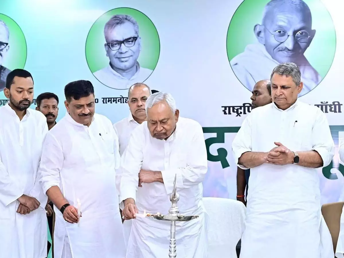 बाढ़ पीड़ितों के लिए जदयू विधायक देंगे एक महीने का वेतन बाढ़ पीड़ितों के लिए जदयू विधायक देंगे एक महीने का वेतन