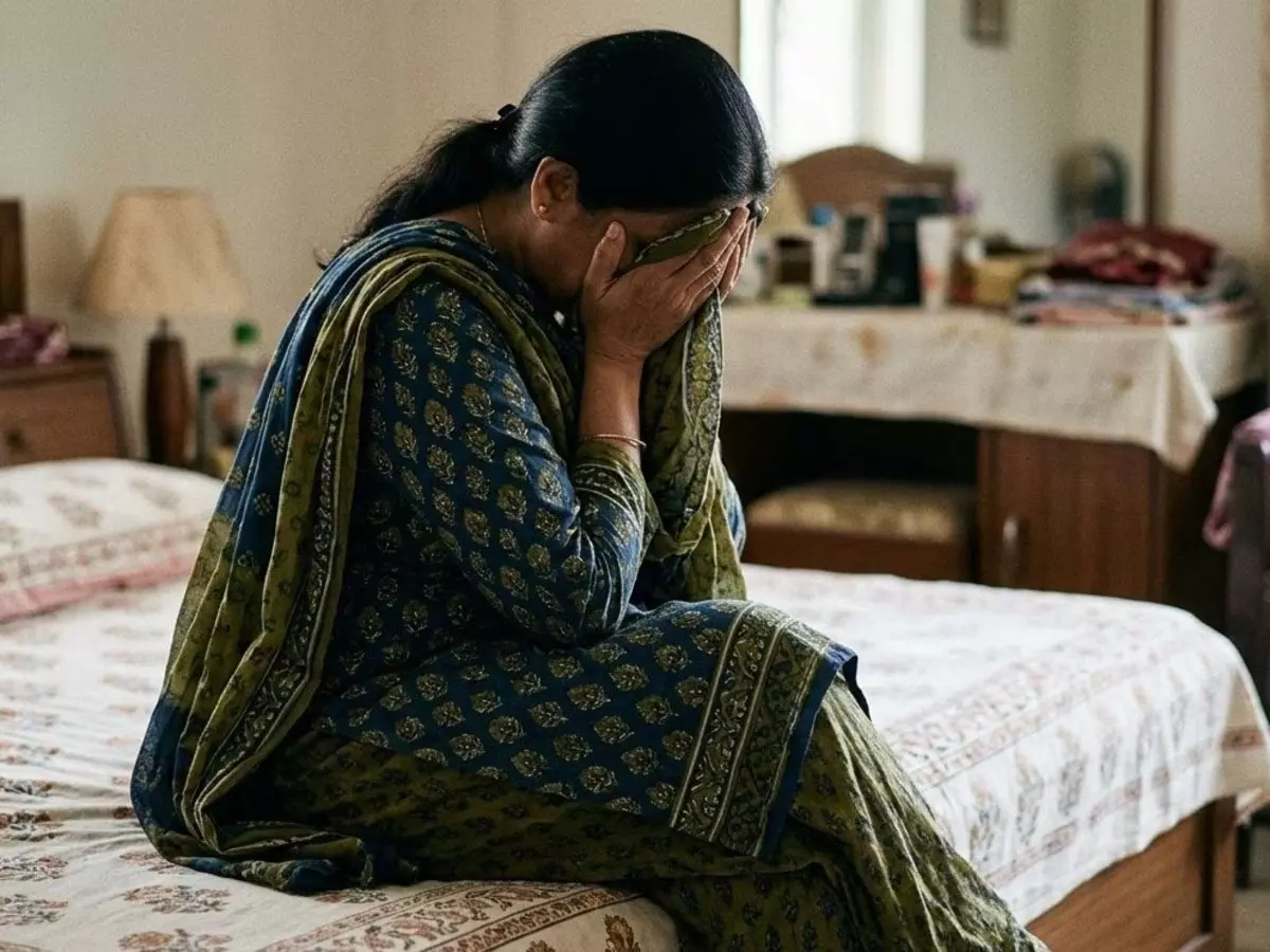 मॉल घुमाने के बहाने ले गया छात्रा से दुष्कर्म का आरोप मॉल घुमाने के बहाने ले गया छात्रा से दुष्कर्म का आरोप