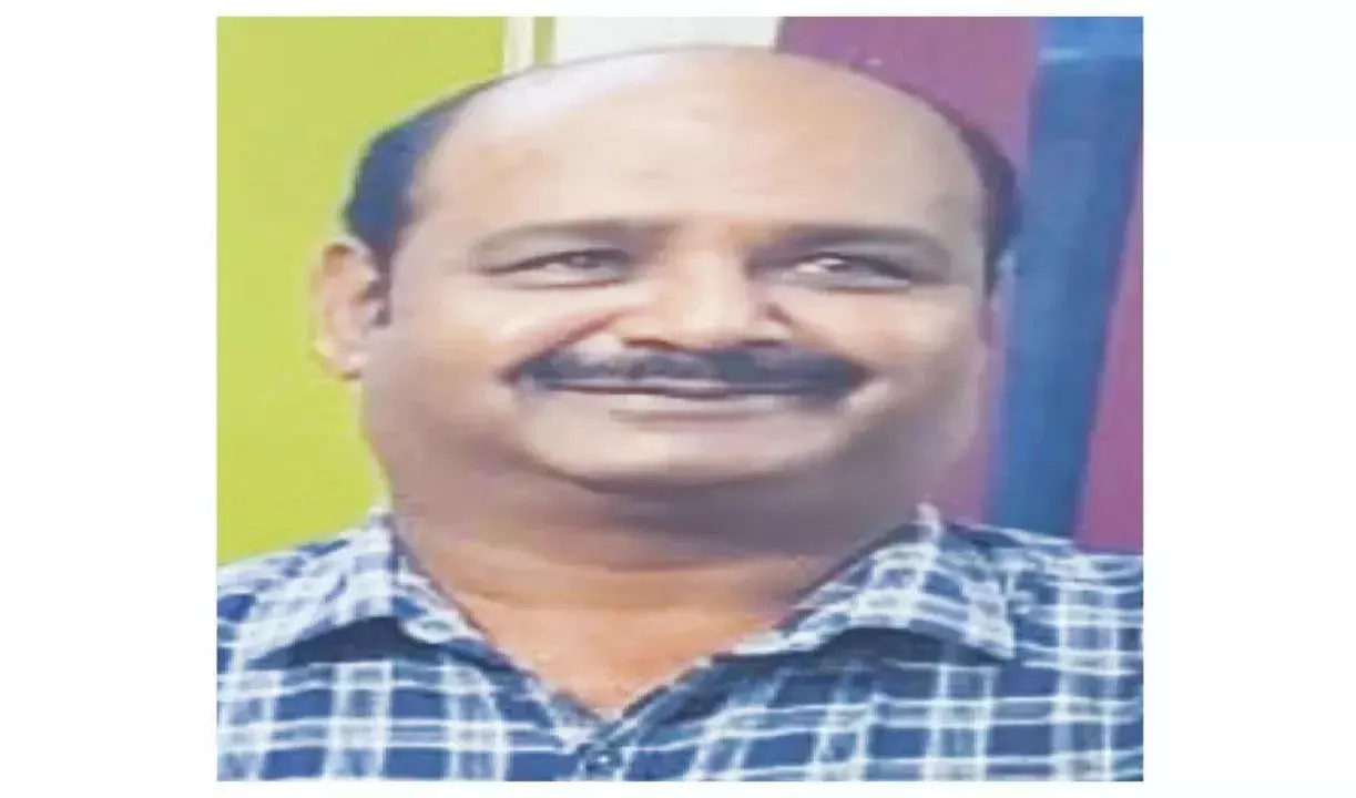 चौद्वार जेल से कैदियों के फरार होने के मामले में सीनियर जेल अधीक्षक गिरफ्तार चौद्वार जेल से कैदियों के फरार होने के मामले में सीनियर जेल अधीक्षक गिरफ्तार