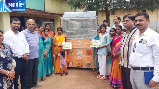 झारखंड की महिलाओं को मिलेगा स्वरोजगार का सहारा, छह जिलों में बांटे गए एगकार्ट झारखंड की महिलाओं को मिलेगा स्वरोजगार का सहारा, छह जिलों में बांटे गए एगकार्ट