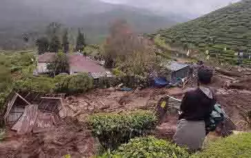 भारी बारिश की आशंका के चलते पहाड़ी इलाकों में चेतावनी भारी बारिश की आशंका के चलते पहाड़ी इलाकों में चेतावनी