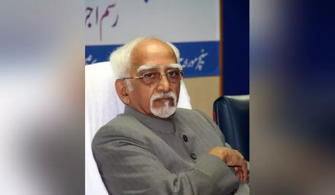 पूर्व उपराष्ट्रपति हामिद अंसारी से पद्म श्री पुरस्कार वापस लेने की मांग, हिंदू सेना ने लिखा अमित शाह को पत्र पूर्व उपराष्ट्रपति हामिद अंसारी से पद्म श्री पुरस्कार वापस लेने की मांग, हिंदू सेना ने लिखा अमित शाह को पत्र