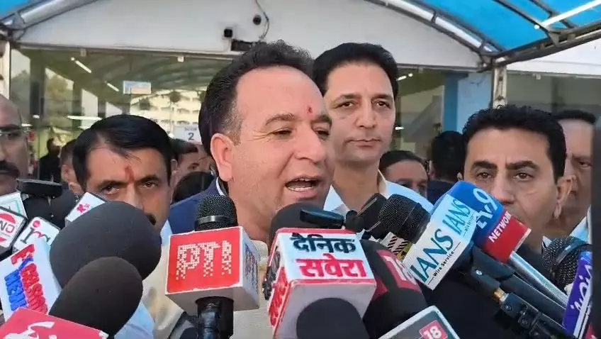 Srinagar: सरकार की कार्यशैली पर विपक्ष के नेता सुनील शर्मा ने उठाए सवाल Srinagar: सरकार की कार्यशैली पर विपक्ष के नेता सुनील शर्मा ने उठाए सवाल