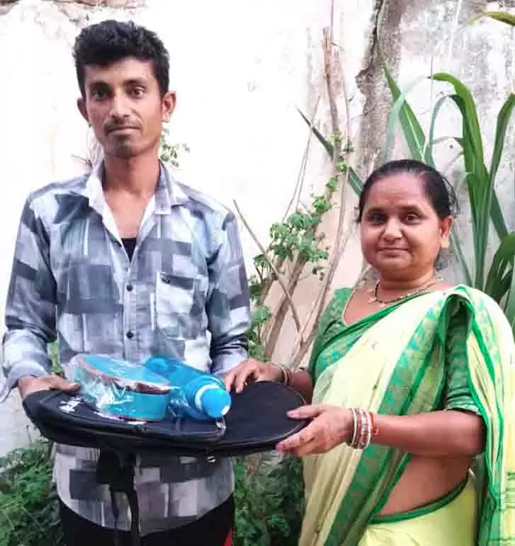 टीबी उन्मूलन कार्यक्रम के तहत विजय को मिली टीबी से मुक्ति टीबी उन्मूलन कार्यक्रम के तहत विजय को मिली टीबी से मुक्ति