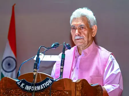 प्रकृति का संदेश स्पष्ट है, सीमाएं पार नहीं की जा सकतीं: जम्मू-कश्मीर के उपराज्यपाल प्रकृति का संदेश स्पष्ट है, सीमाएं पार नहीं की जा सकतीं: जम्मू-कश्मीर के उपराज्यपाल