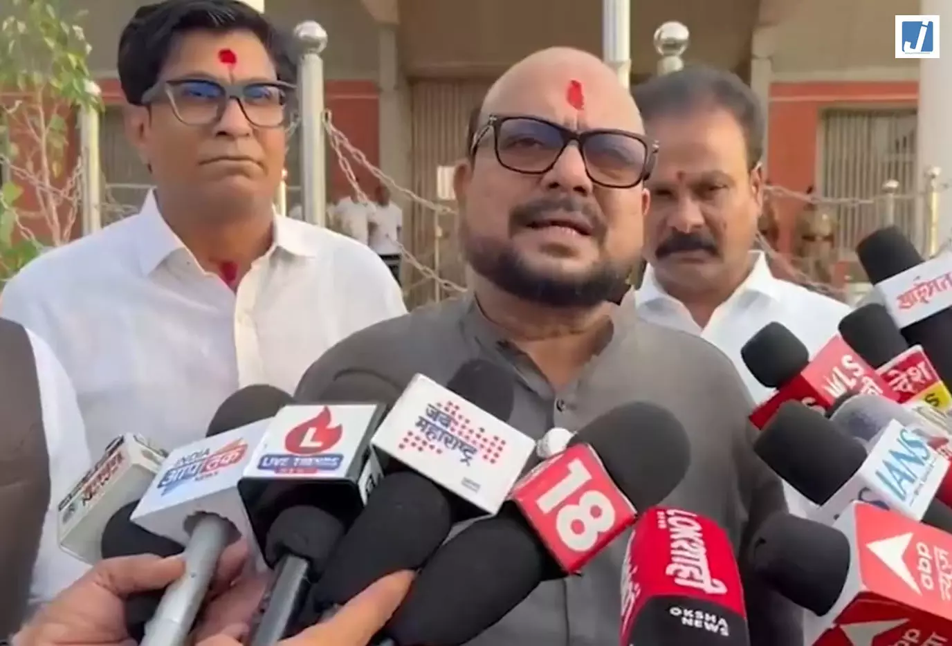 किसानों के मुद्दे पर सरकार सक्रिय गुलाब पाटिल बोले हर संभव मदद करेंगे किसानों के मुद्दे पर सरकार सक्रिय गुलाब पाटिल बोले हर संभव मदद करेंगे