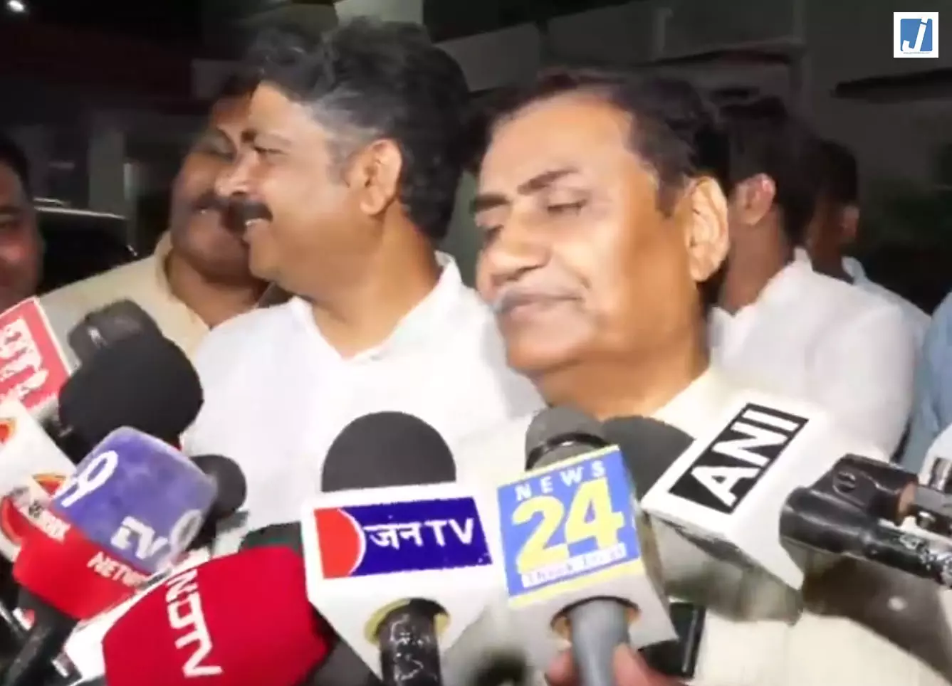 चुनावी नतीजों के बाद कांग्रेस एक्टिव डोटासरा ने बताई आगे की तैयारी चुनावी नतीजों के बाद कांग्रेस एक्टिव डोटासरा ने बताई आगे की तैयारी